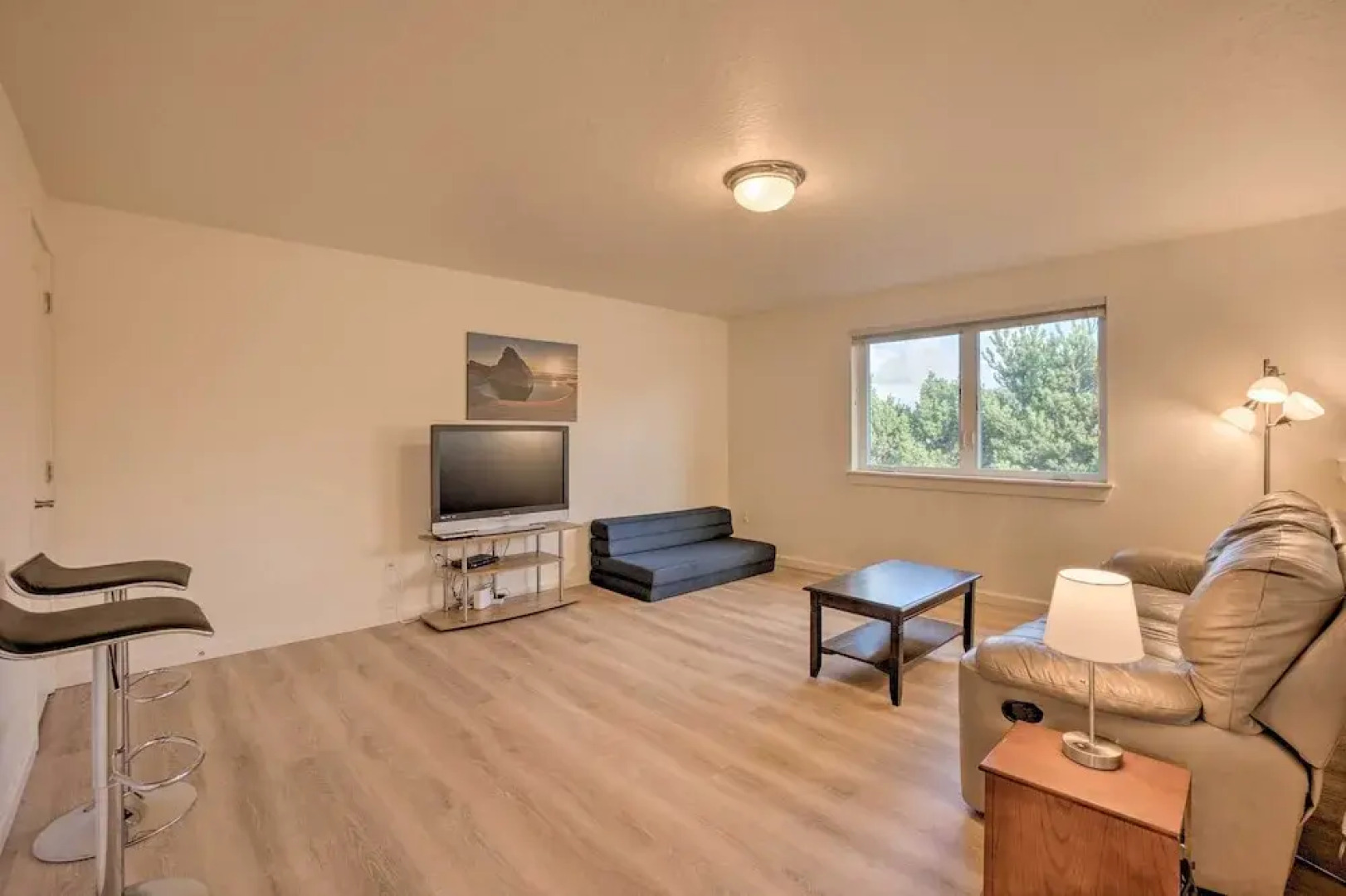 Spacious Bandon Getaway - 2 Blocks to Ocean!