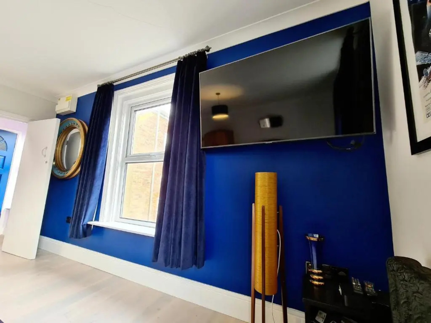 Southsea Royale Studio, James Bond, Parking, Seafront