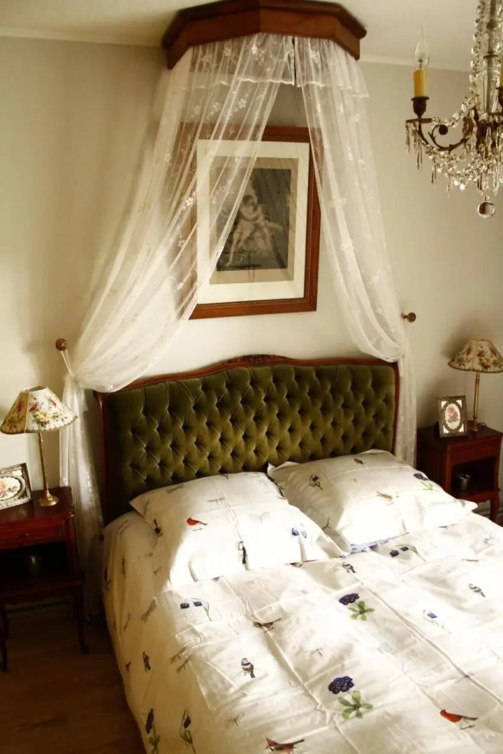 La Petite Maison près de l'Eglise