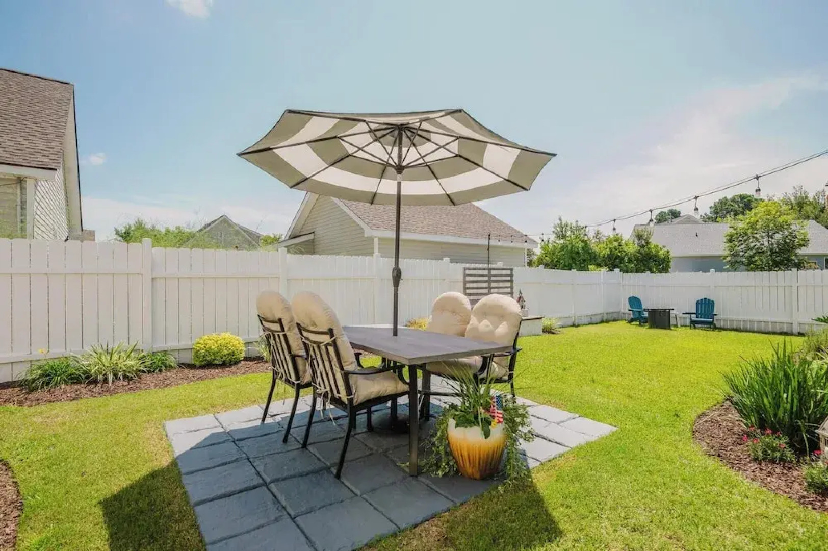 Saltee Cove Coastal Getaway - Charming 3 Bedroom/2.5 Bath Lowcountry Cottage