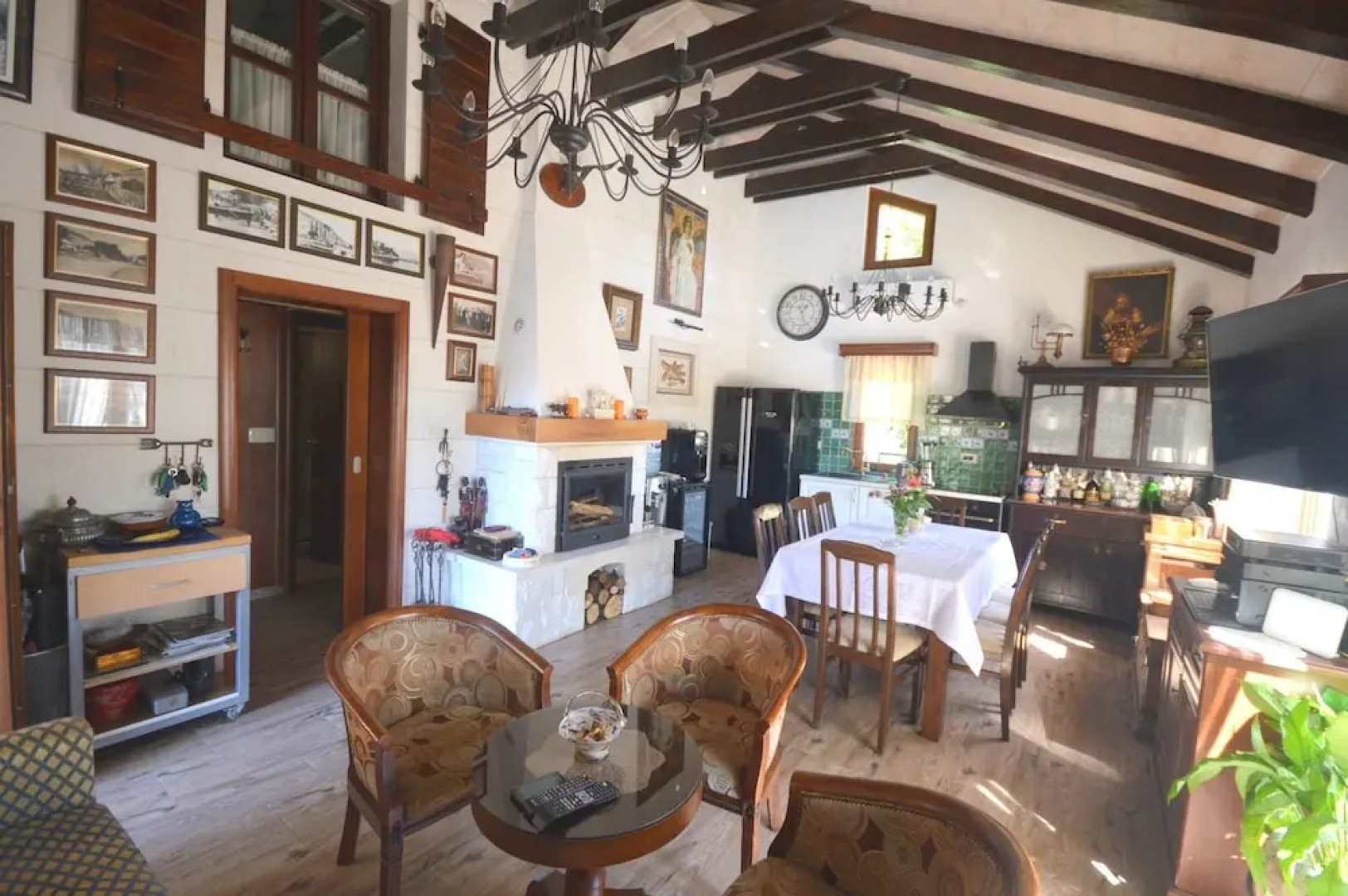 Lazzaro Apartments