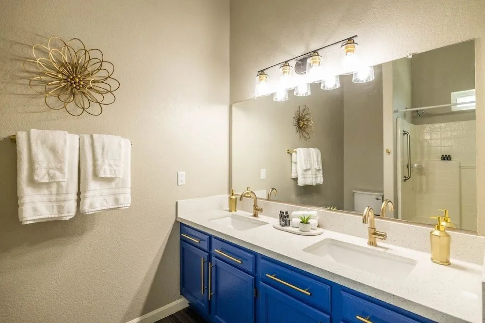 Glendale Keim 4 Bedroom Home By Redawning