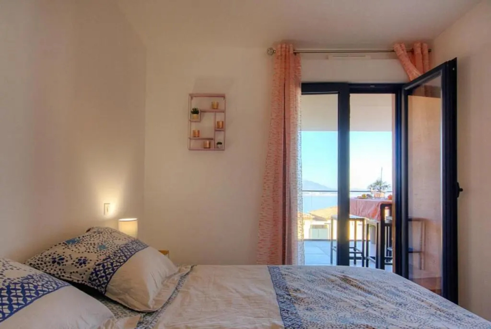 Appt vue mer Baie Ajaccio PietroBeach à 25m d'une crique magnifique