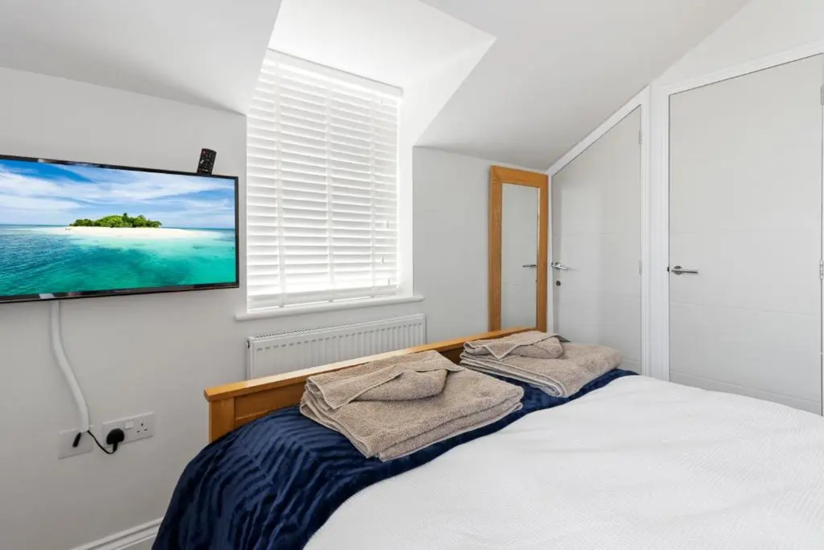 A modern and cosy apartment just yards from Brixham’s bustling harbourside