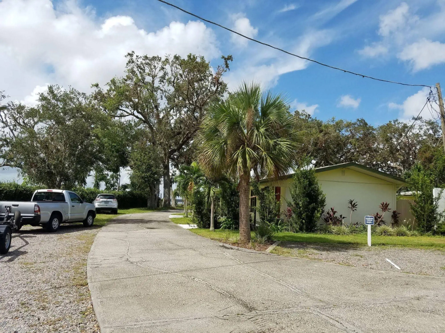 Lakeside Inn and Cafe
