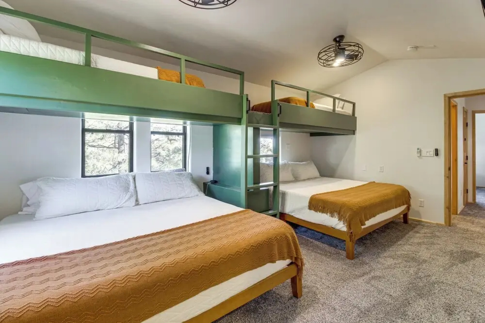 Near Hiking: 'ponderosa Paradise' Overgaard Cabin