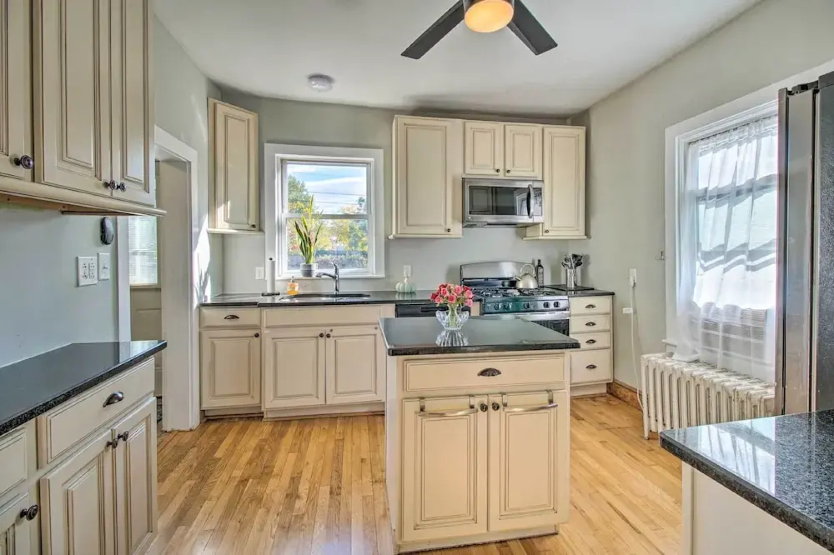 Front Royal Retreat ~ 1 Mi to National Park!