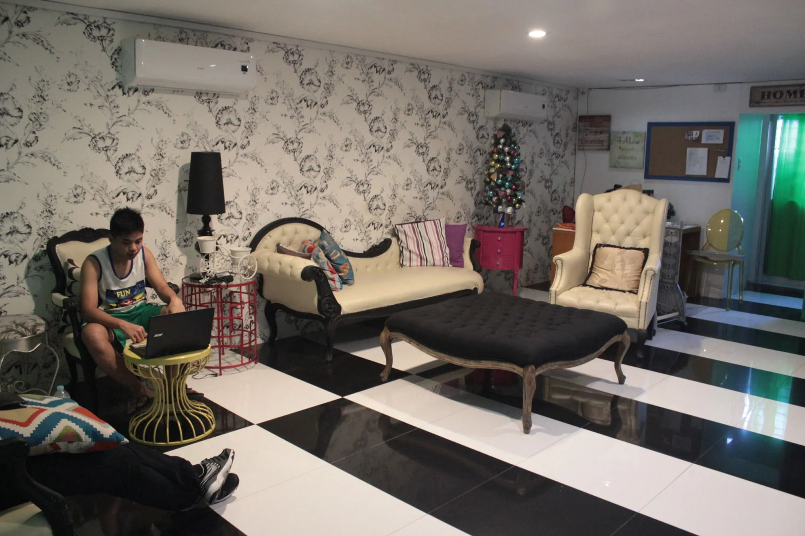 BGC Hostel And Dorm - QC