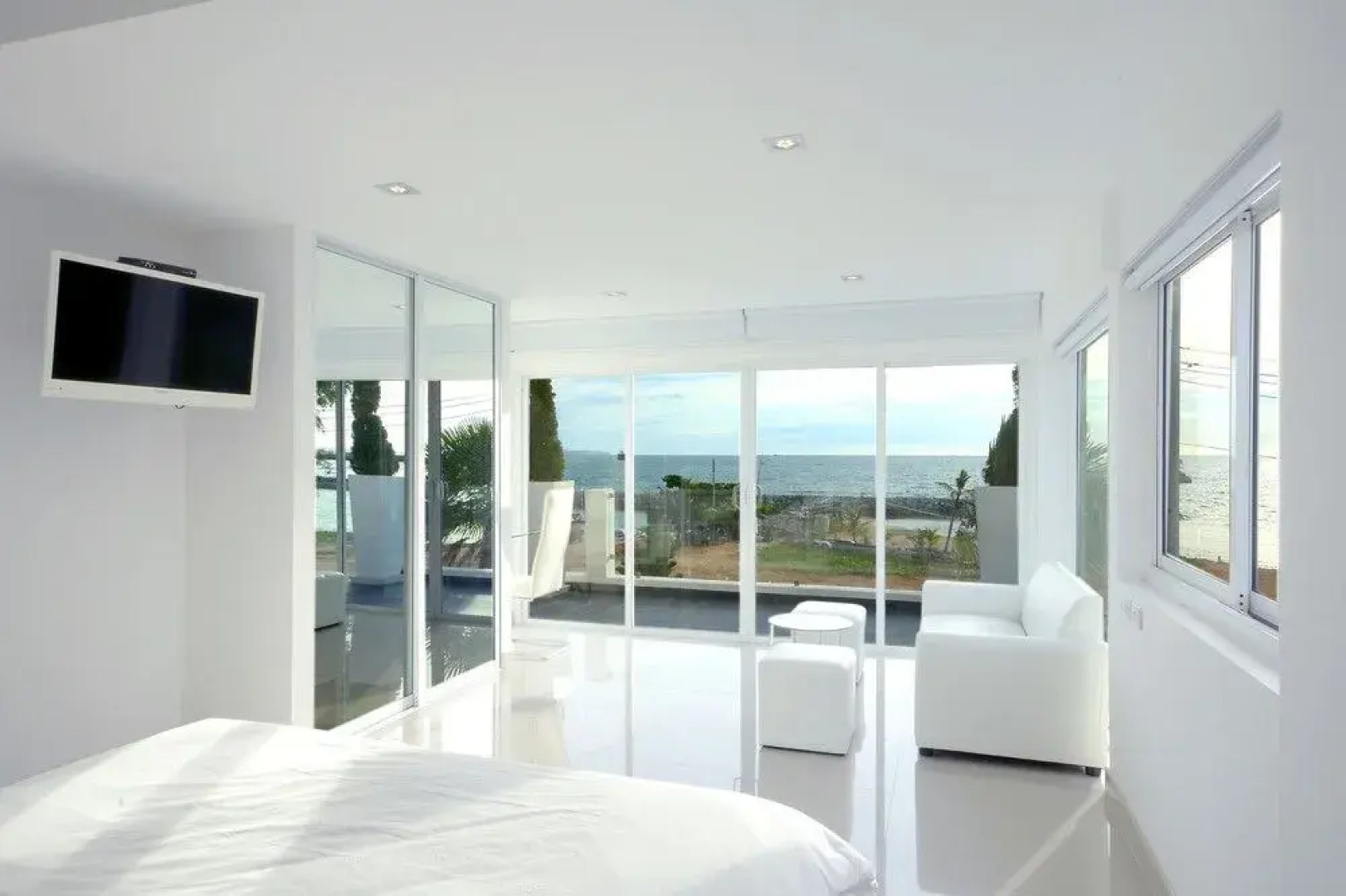 Luxury 5 Star Beach Villa 8 Bedrooms