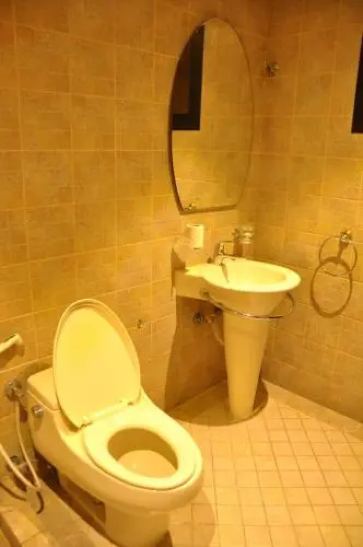 Holiday Plus Hotel Suites