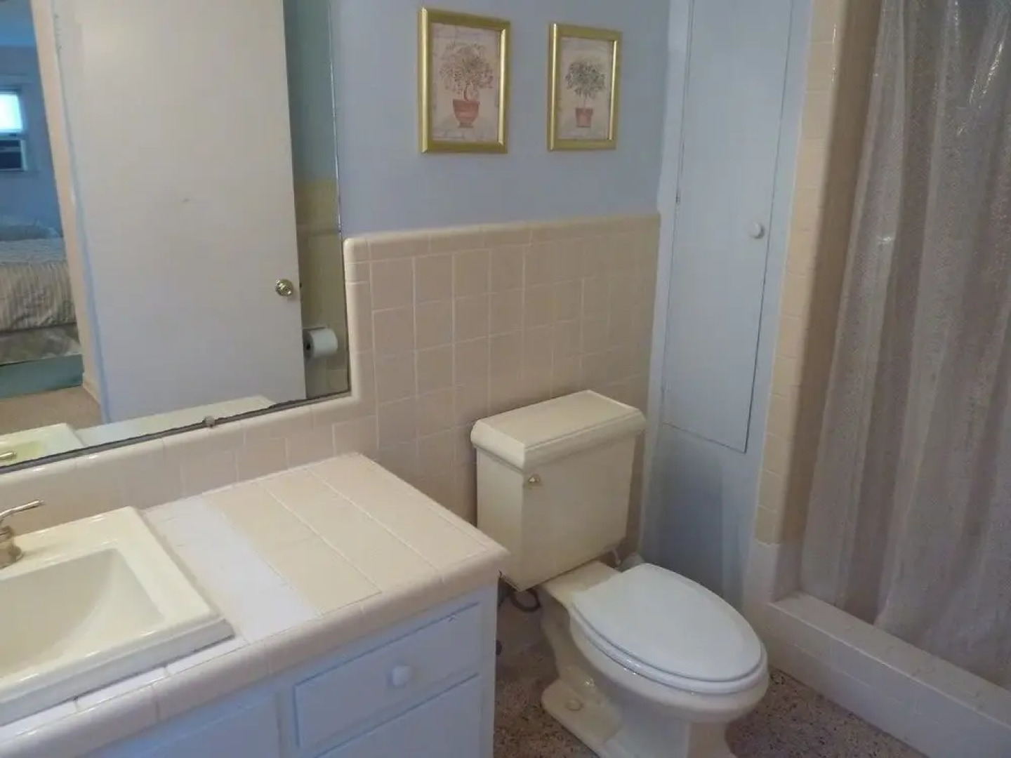 A Beachfront Palm House 5 Bedroom Home