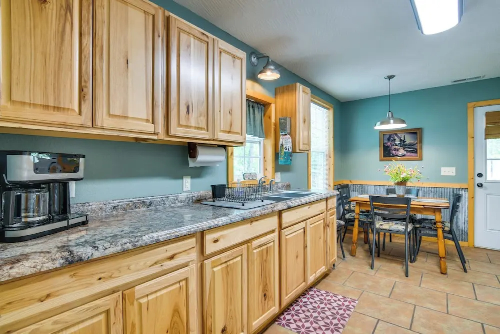 Bull Shoals Lake Home w/ Porch - Steps to Water!