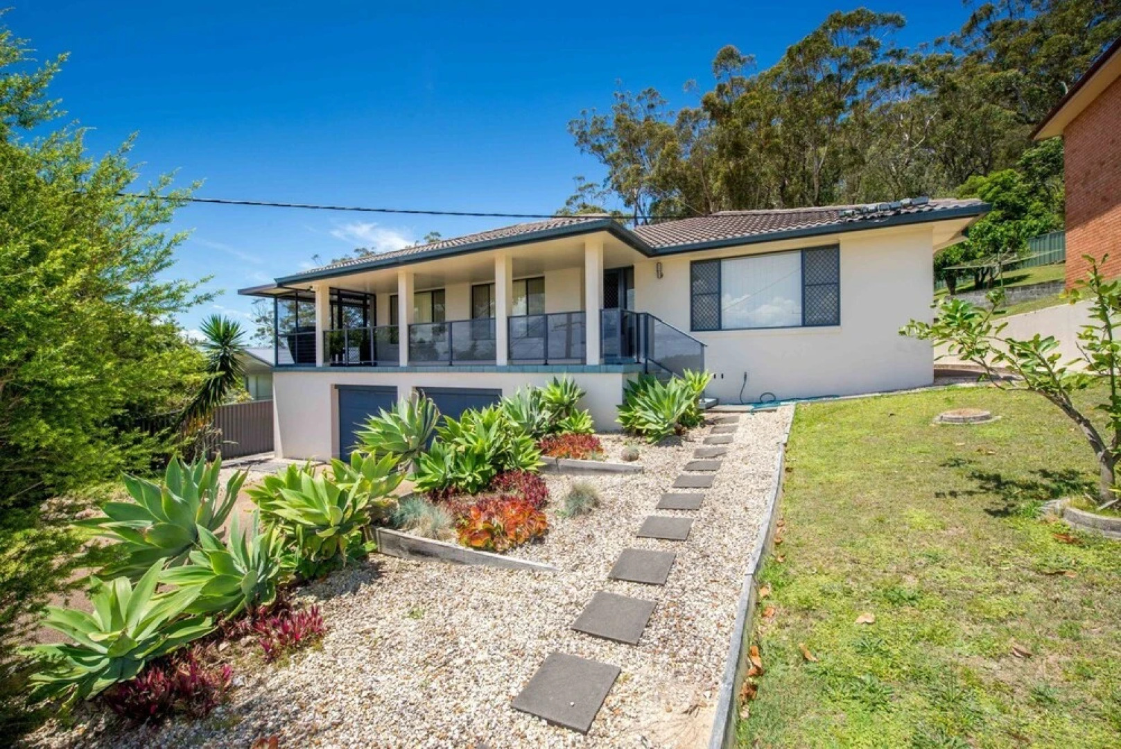 Kallaroo, 3 Kallaroo Street- great house with views, pool, WIFI and aircon