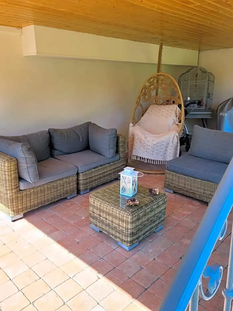 Au Chant Des Oiseaux (Adults Only)