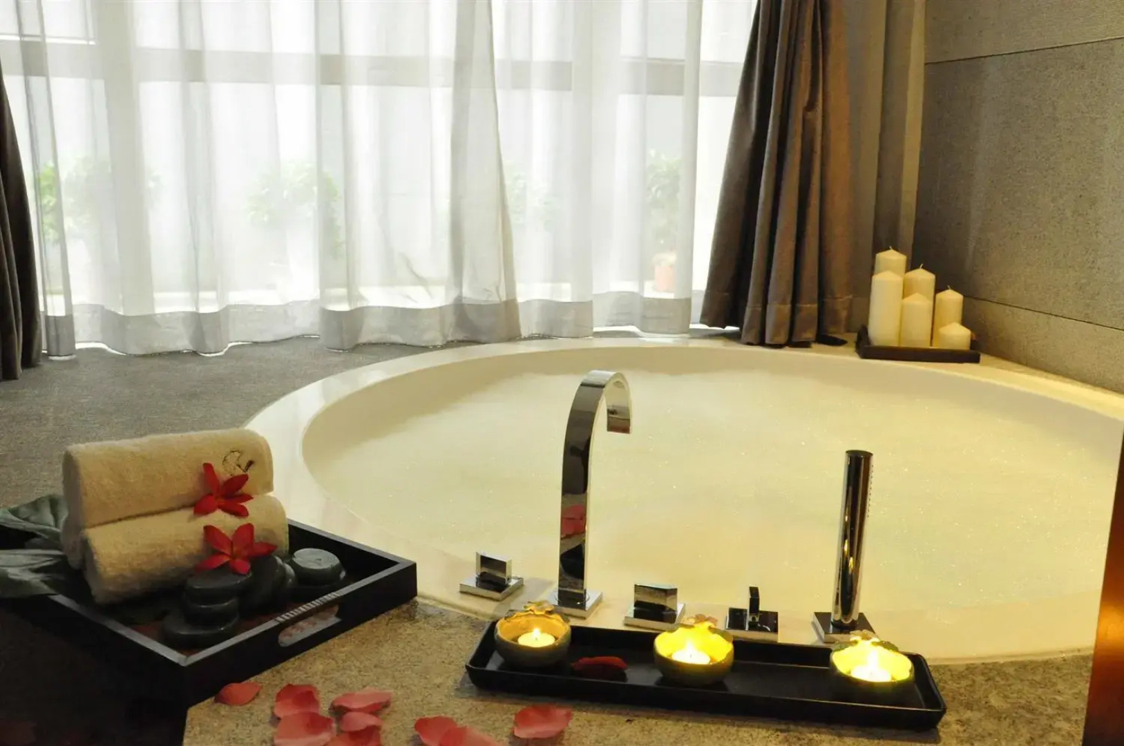 Royal Tulip Luxury Hotel Carat - Guangzhou