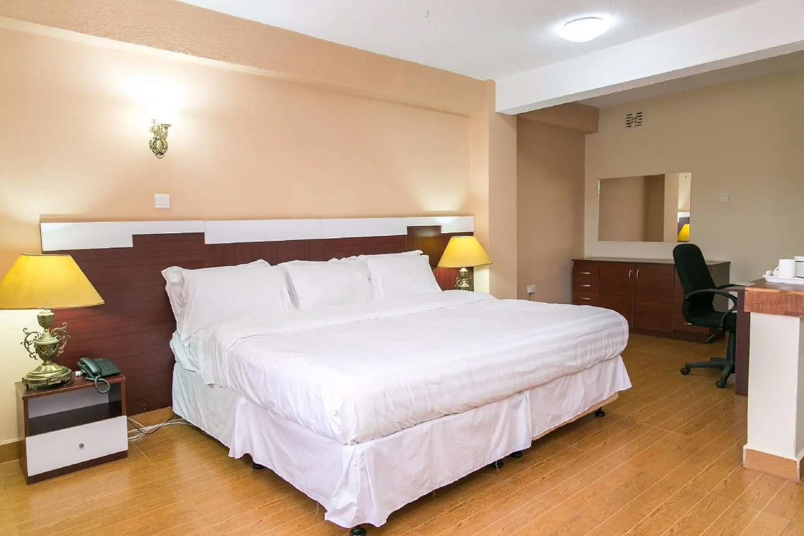 The Coconut Grill Hotel