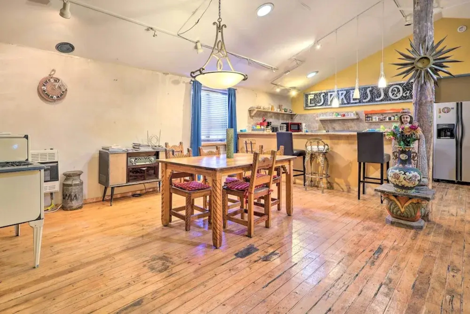 Idyllic Española Casita w/ Charcoal Grill