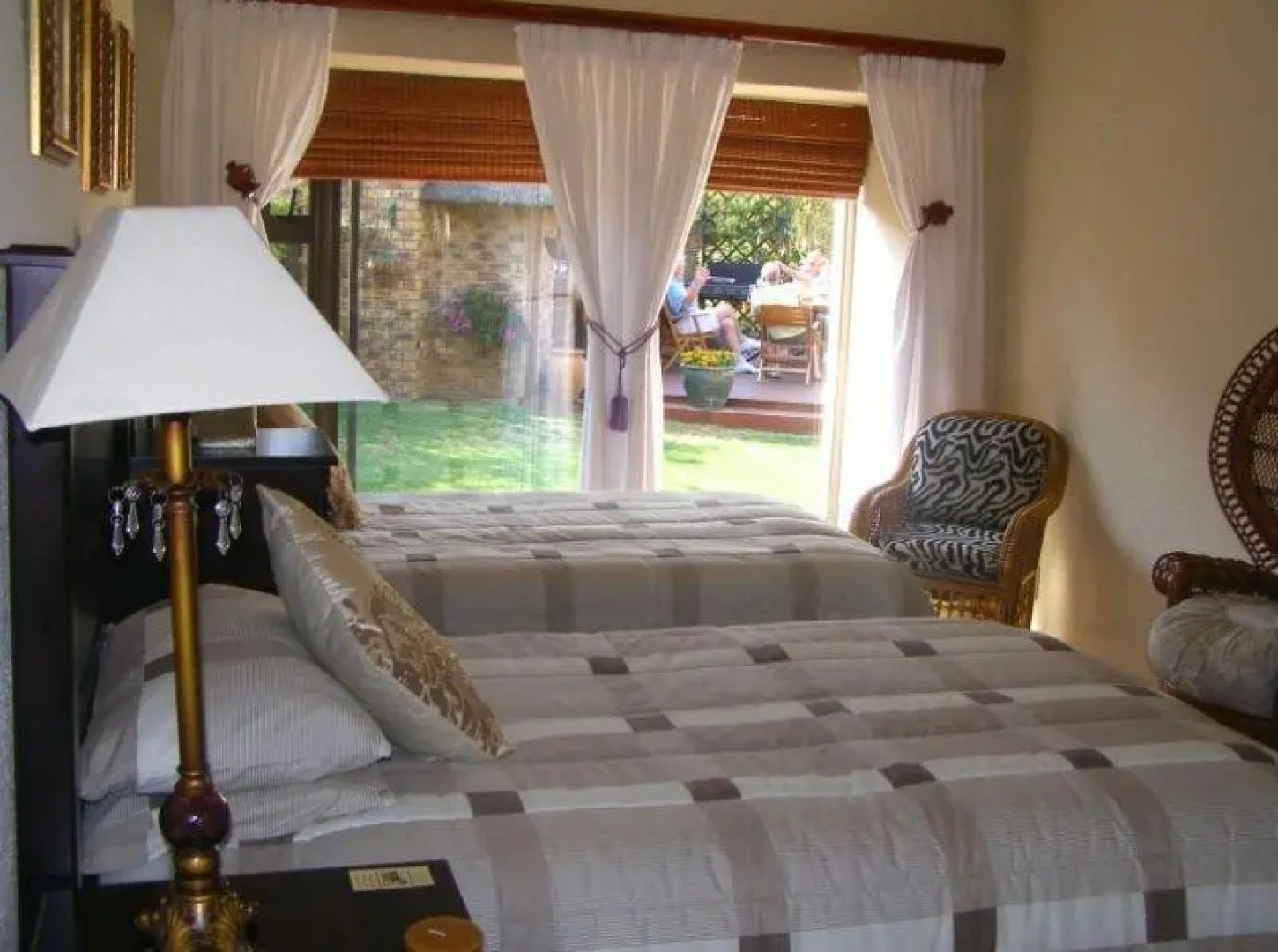Avon Road Guest House & Tours