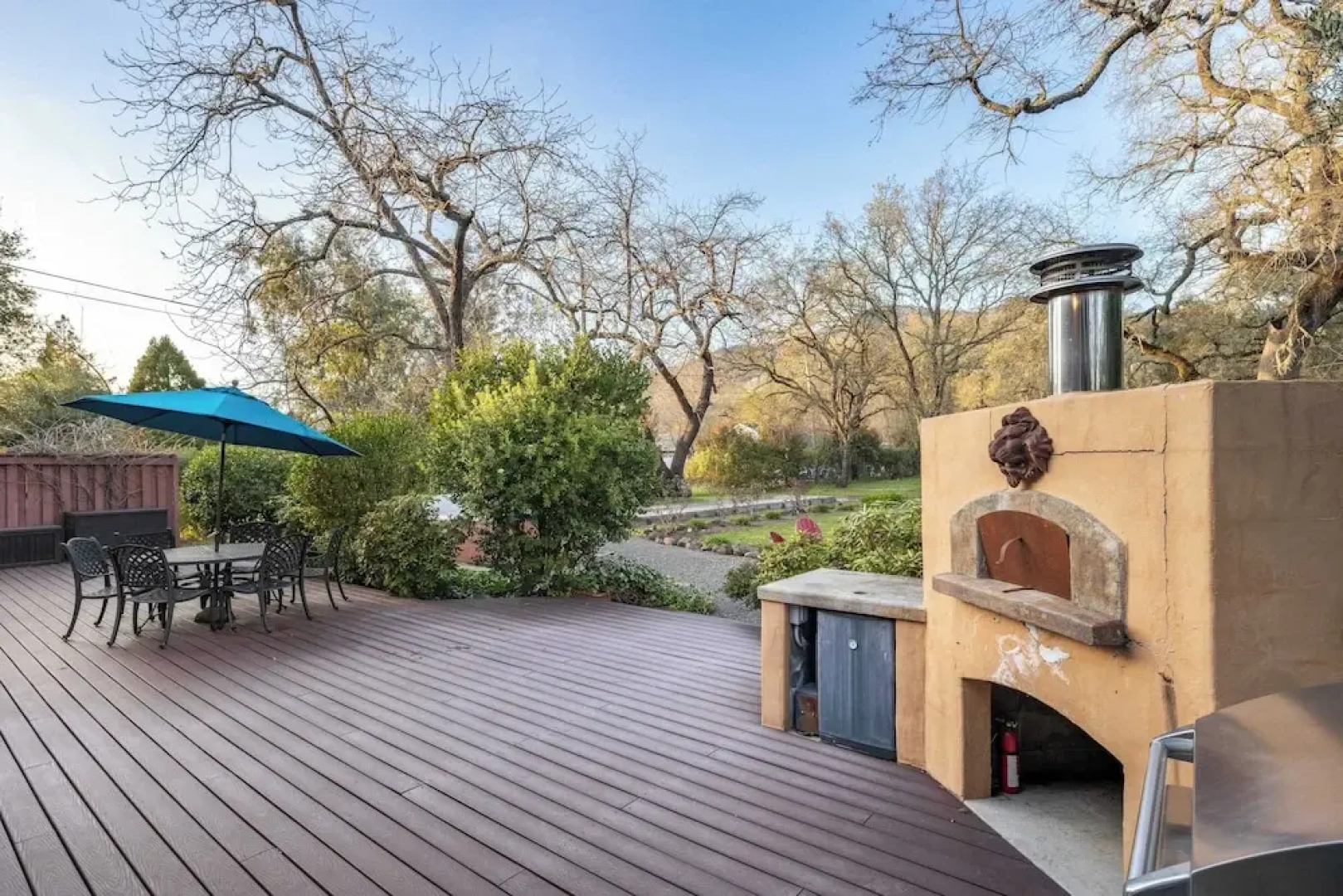 Valley of the Moon by Avantstay Tranquil Escape, Large Yard w/ Hot Tub & Fire Pit