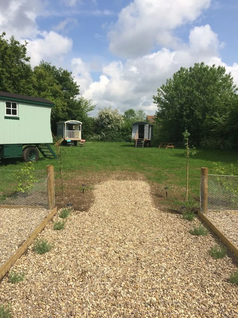 The Cluster @ The Queen - Caravan Park