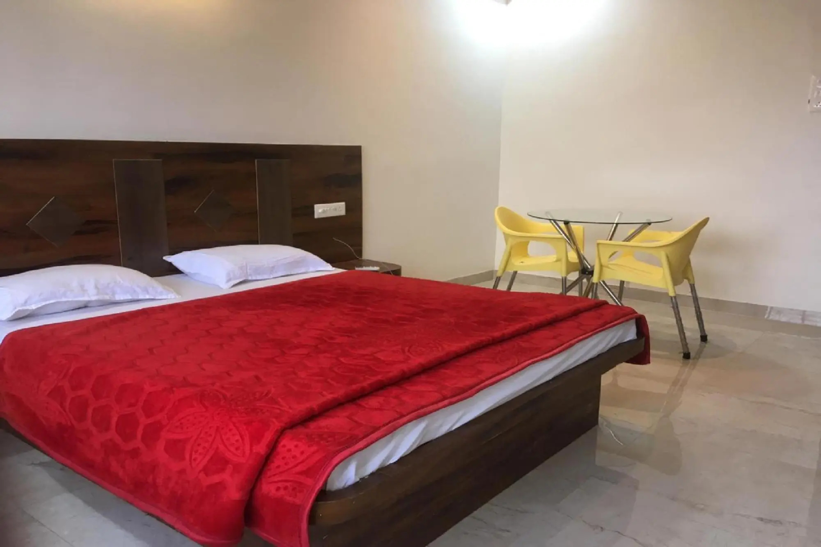 OYO 82156 Shivanand Executive