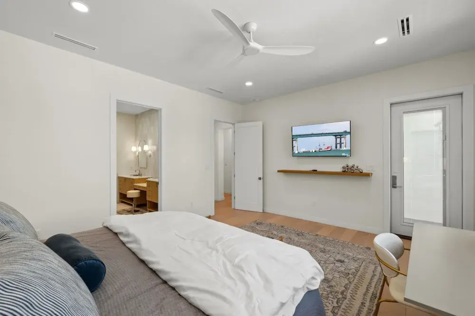 Miramar House, 120 E. Constellation 6 Bedroom Home