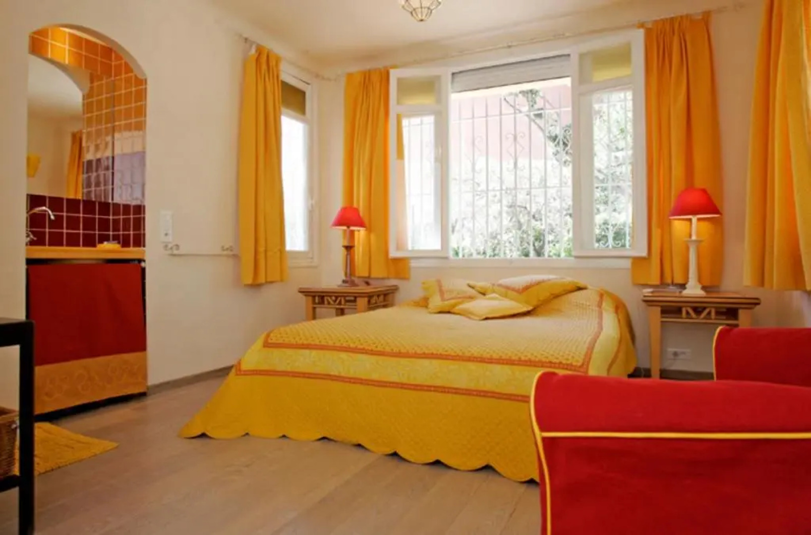 Villa With Private Beach - Villa Lou Cade