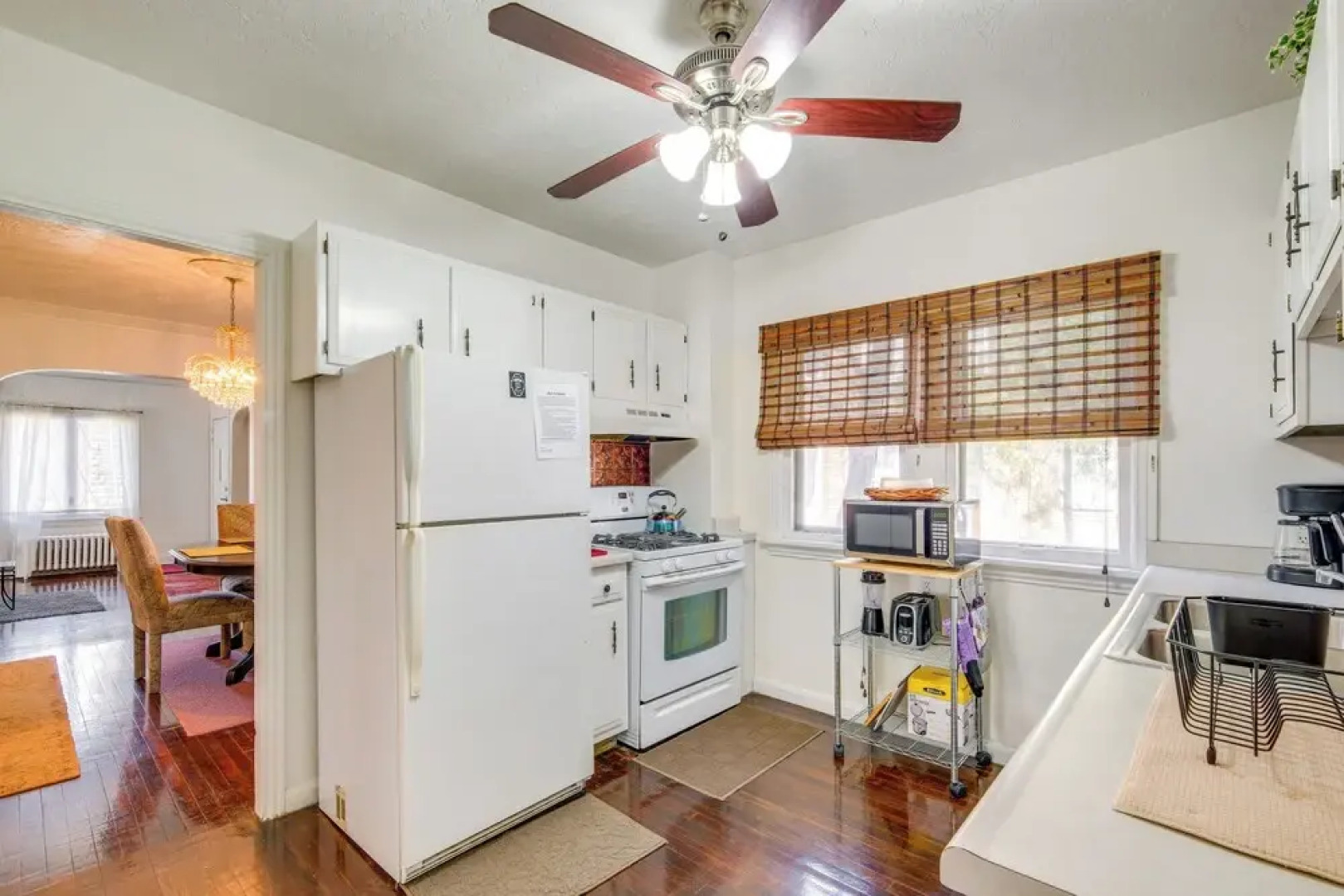 South Euclid Apt < 10 Mi to Downtown Cleveland!