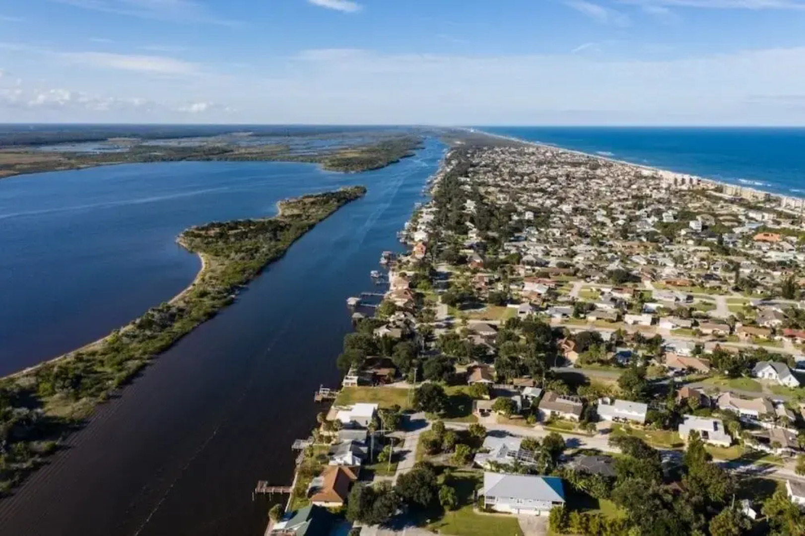 Amazing Pet Friendly 3 Bed House - Heated Pool 3 Bedroom Home by RedAwning