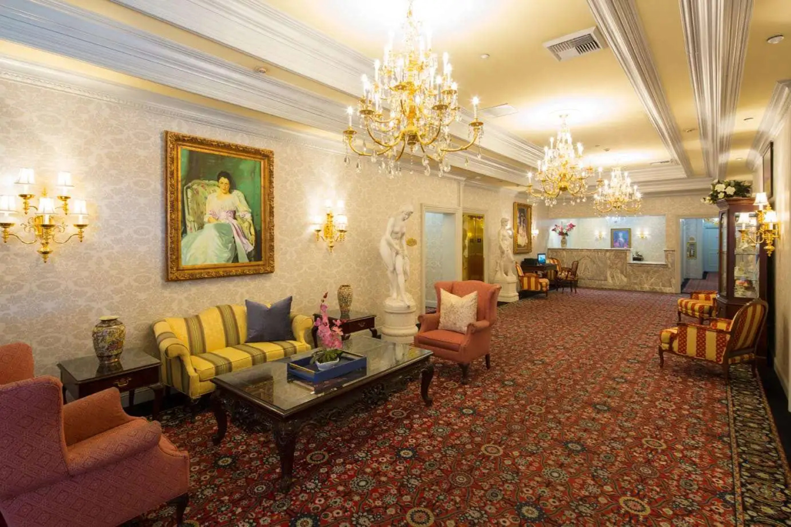 Bristol Hotel, Boutique Collection