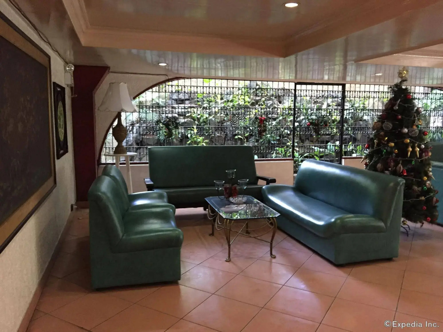 ZEN Rooms Broadway Court QC