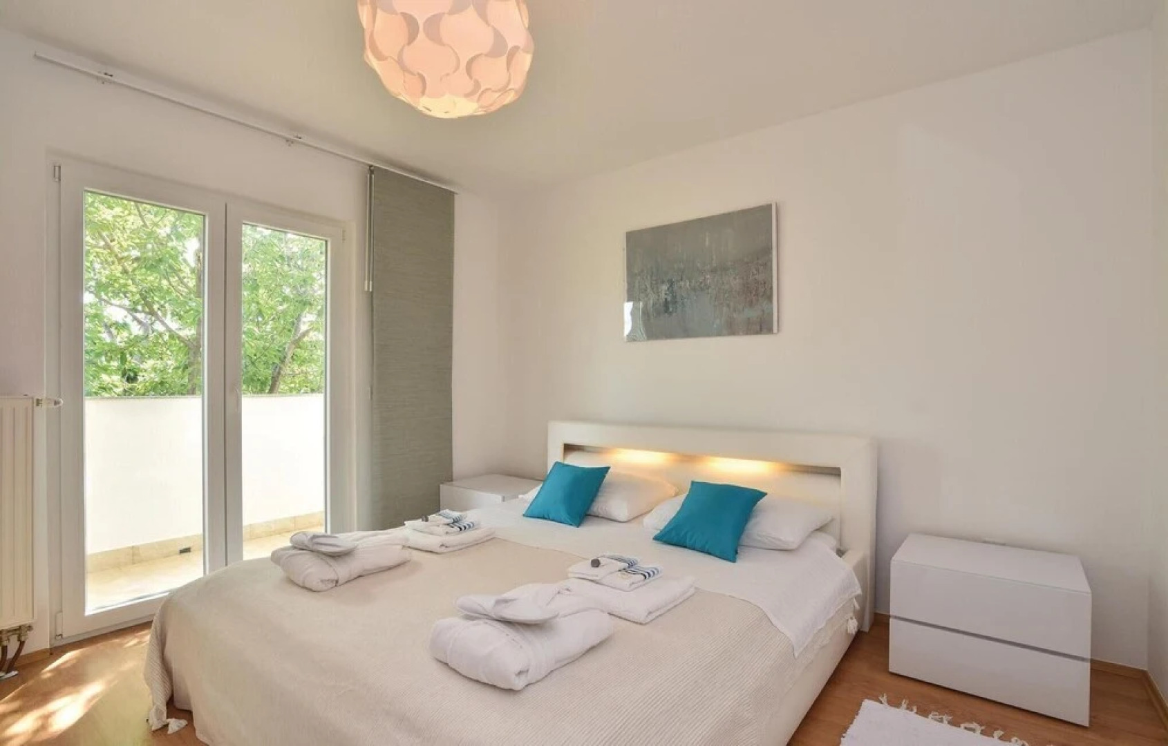 Beautiful Home in Zrnovnica With Wifi and 3 Bedrooms