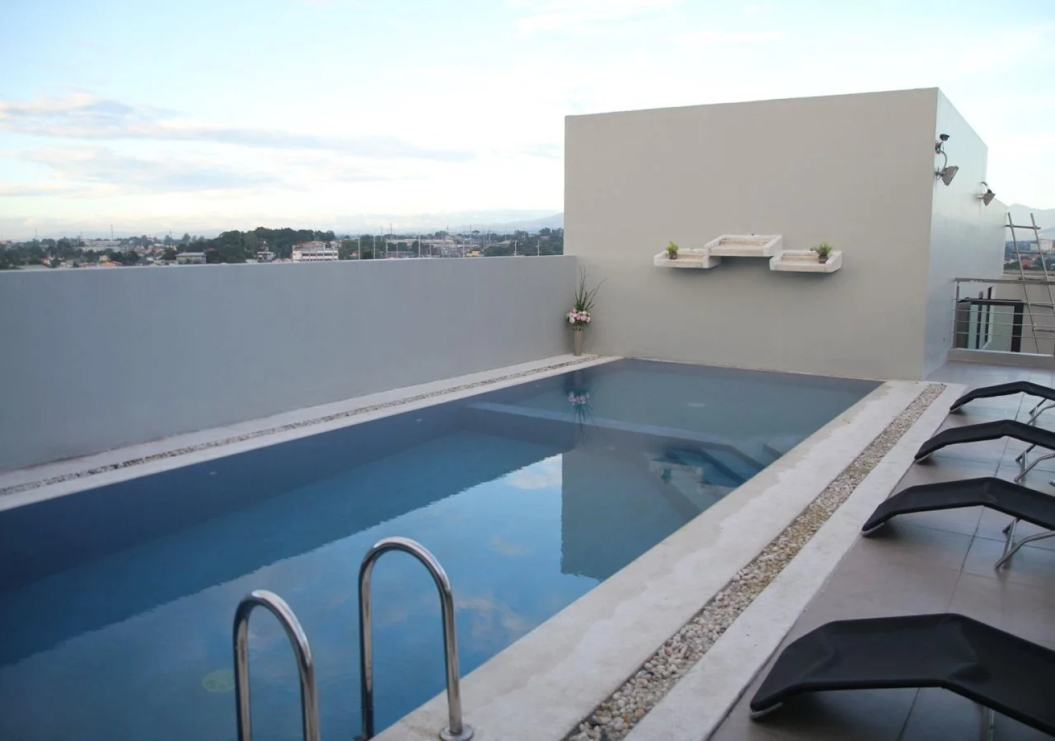 OYO 637 Fox Hotel (Quarantine Hotel)