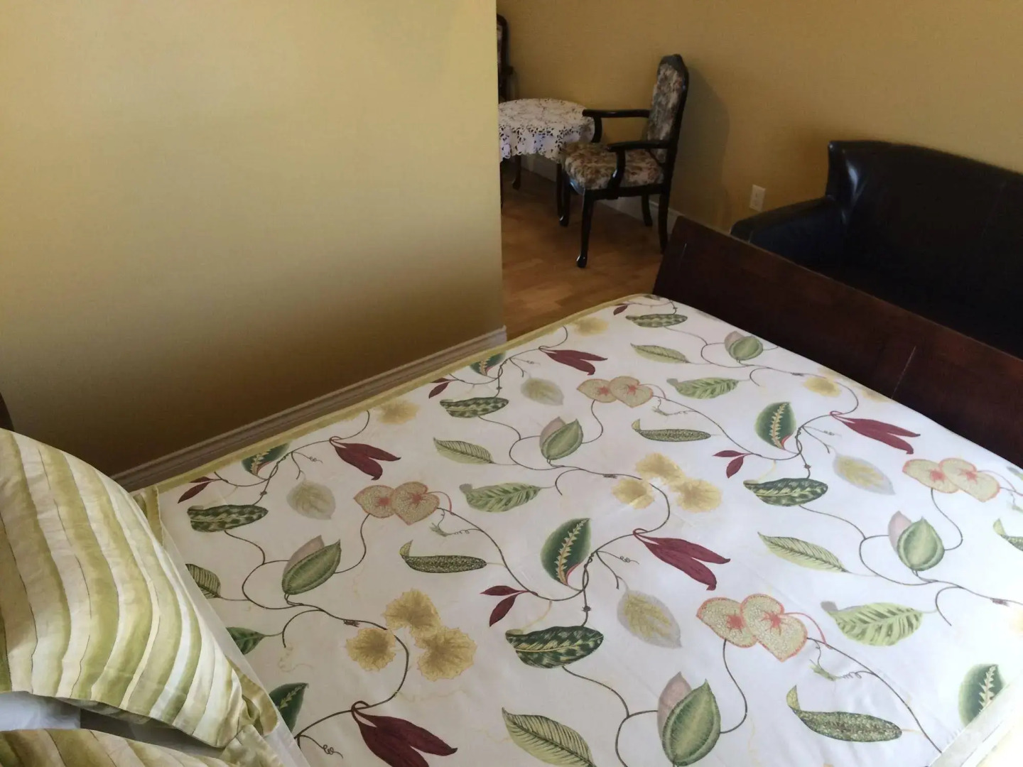 Lakeshore Inn Bed & Breakfast