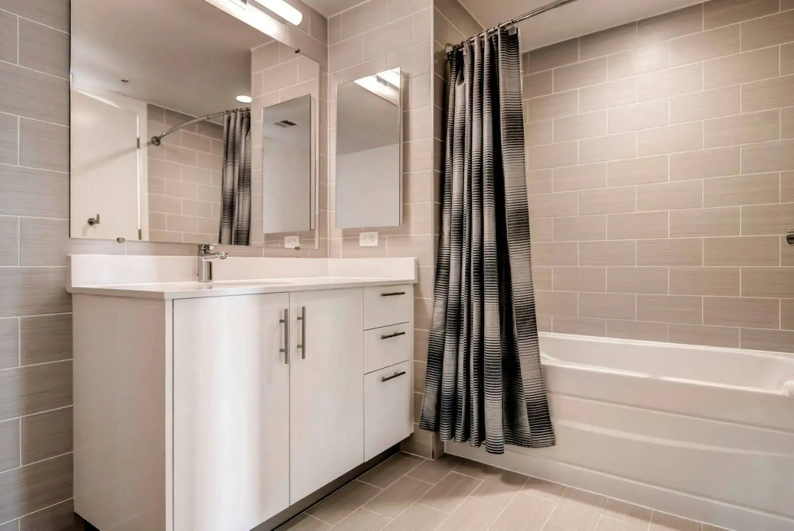 Global Luxury Suites at Chinatown