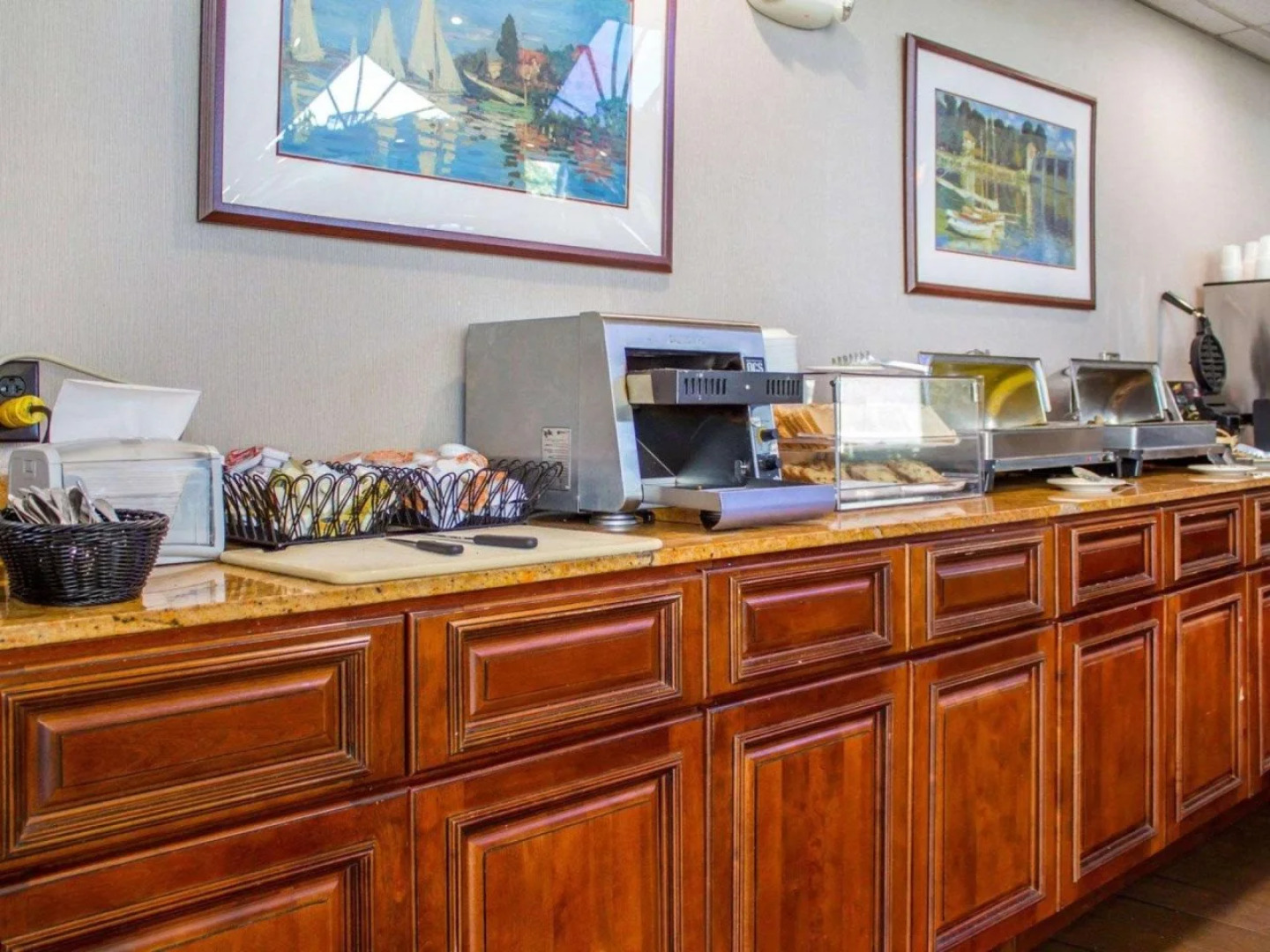 Clarion Hotel Conference Center on Lake Erie