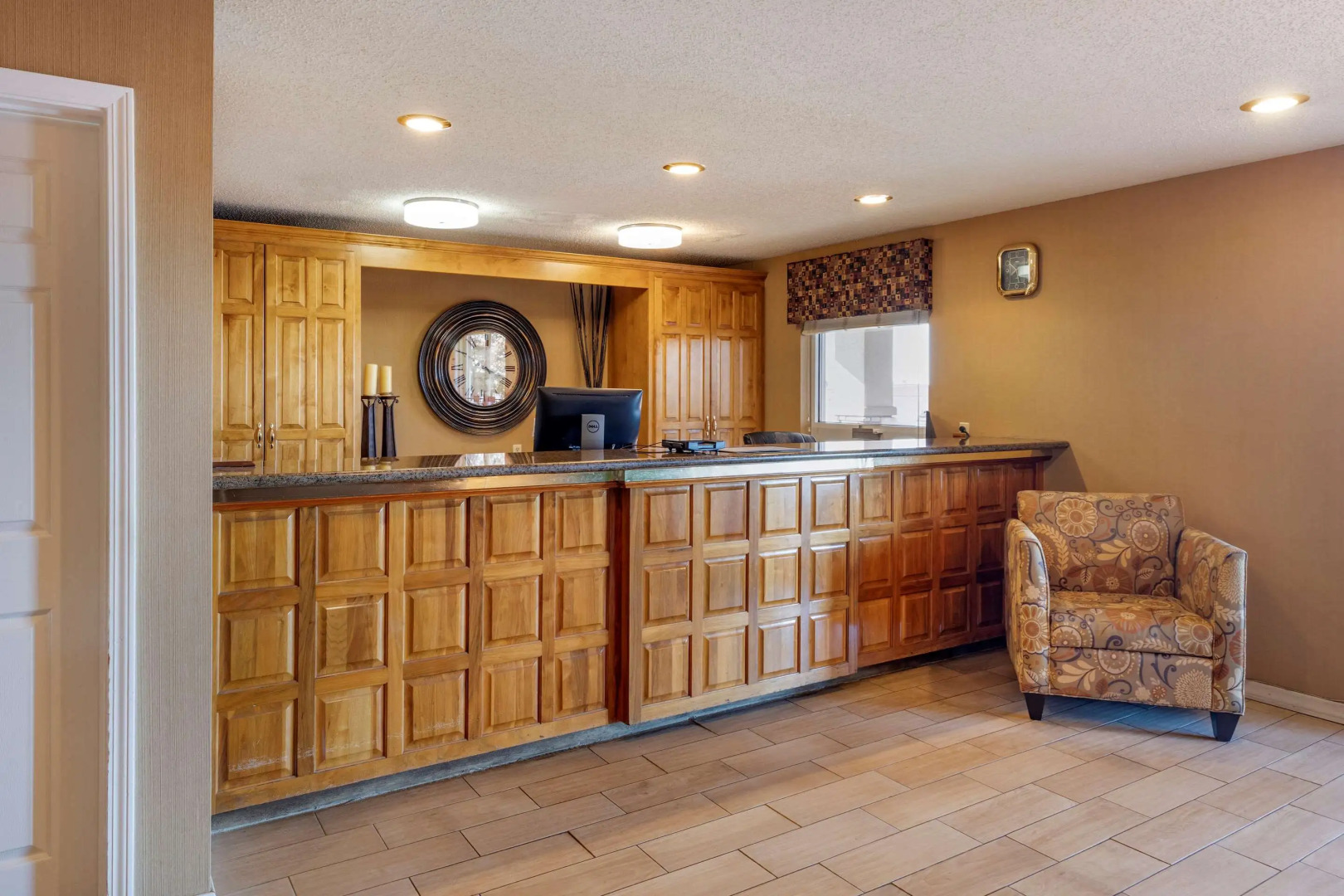 Quality Inn Russellville I-40