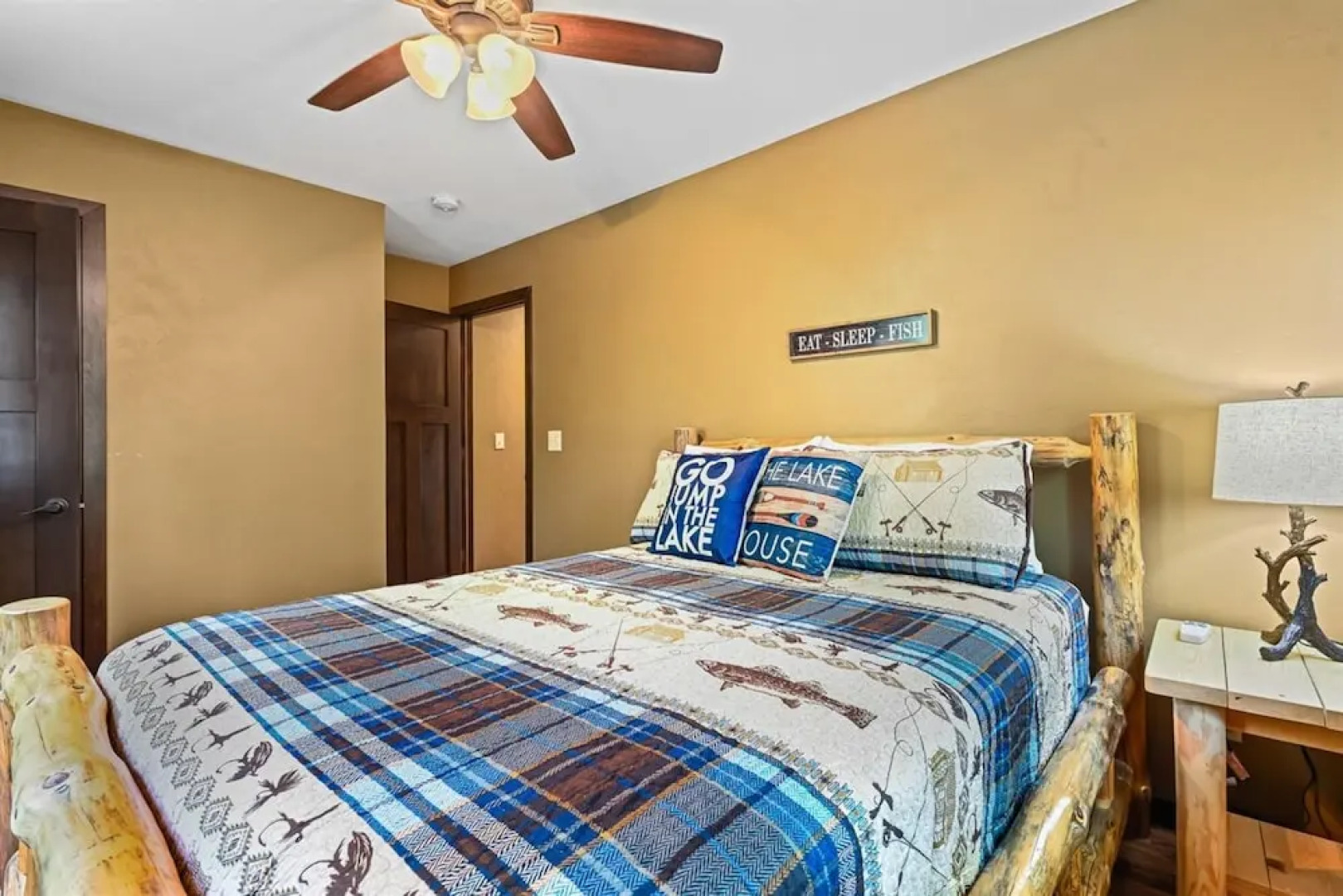 Tranquil Lakefront Oasis - Fire Pit Fishing BBQ