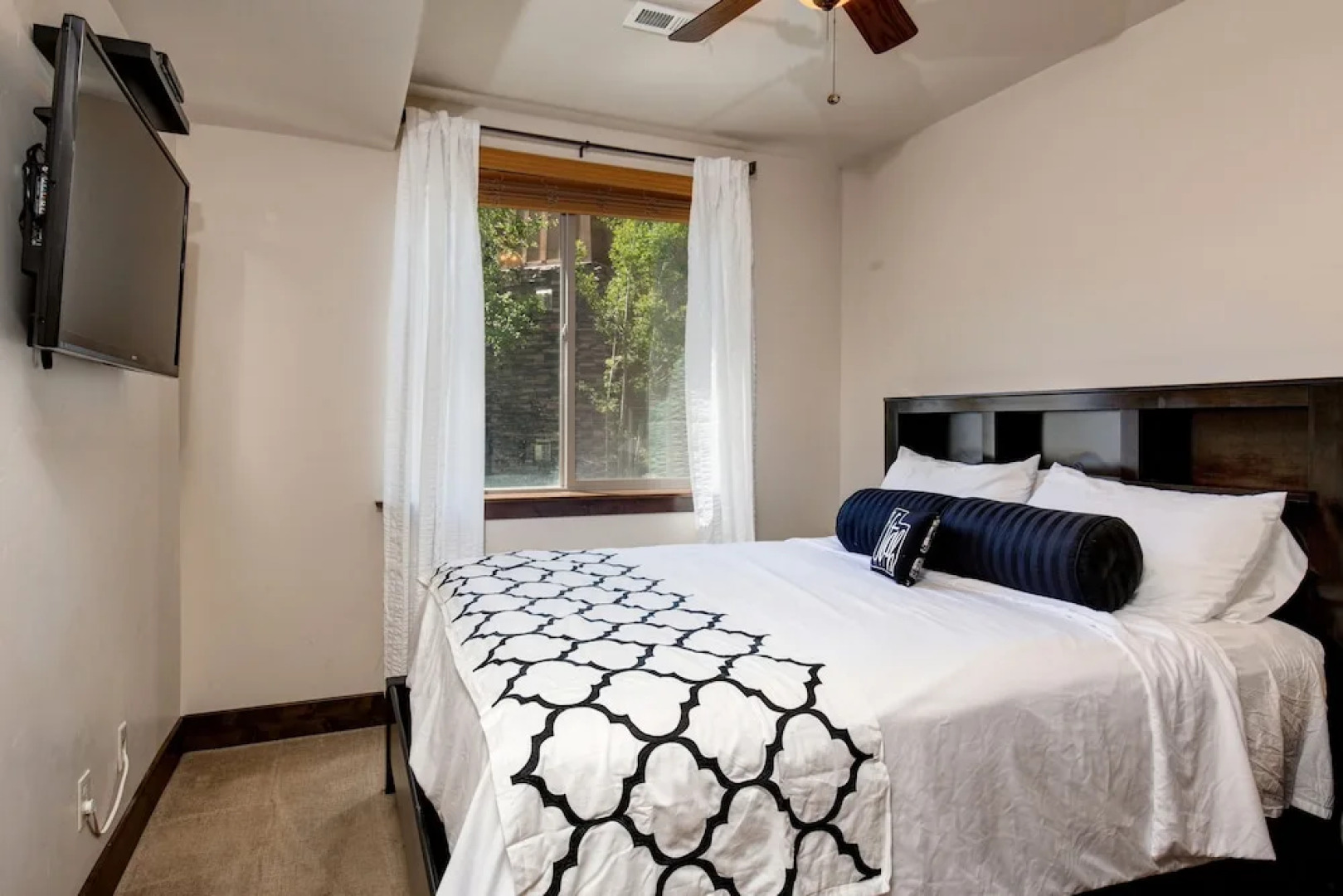 Council Fire 14021 Townhouse - 3 Br townhouse by RedAwning