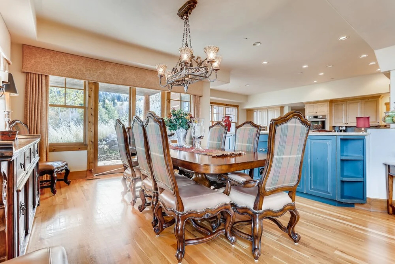 Magnificent 4,500 Square Foot Ski 5 Bedroom Home