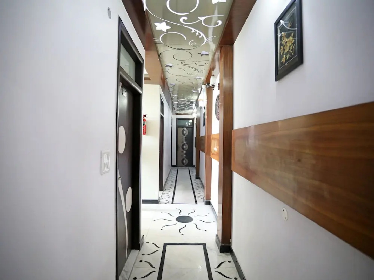 OYO 2629 Hotel Royal Odyssey