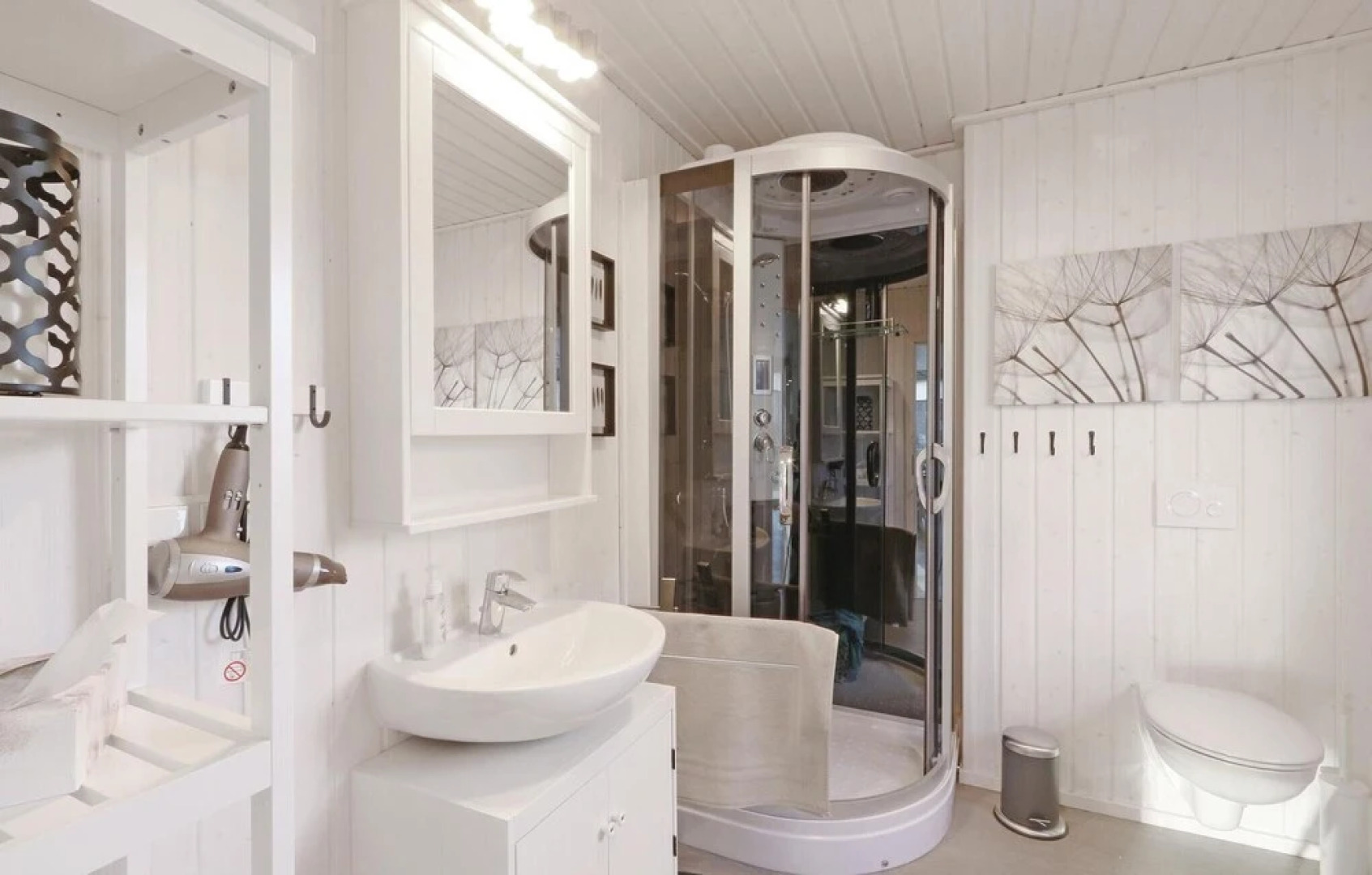 Stunning Home in Zerpenschleuse With 2 Bedrooms and Wifi