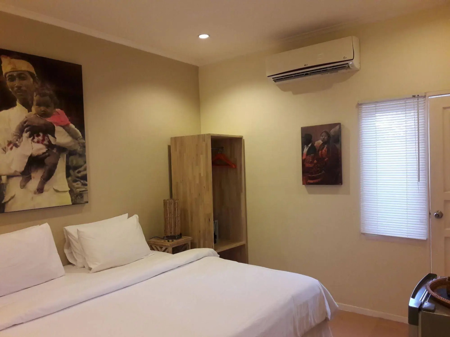 Scallywags Mango Motel