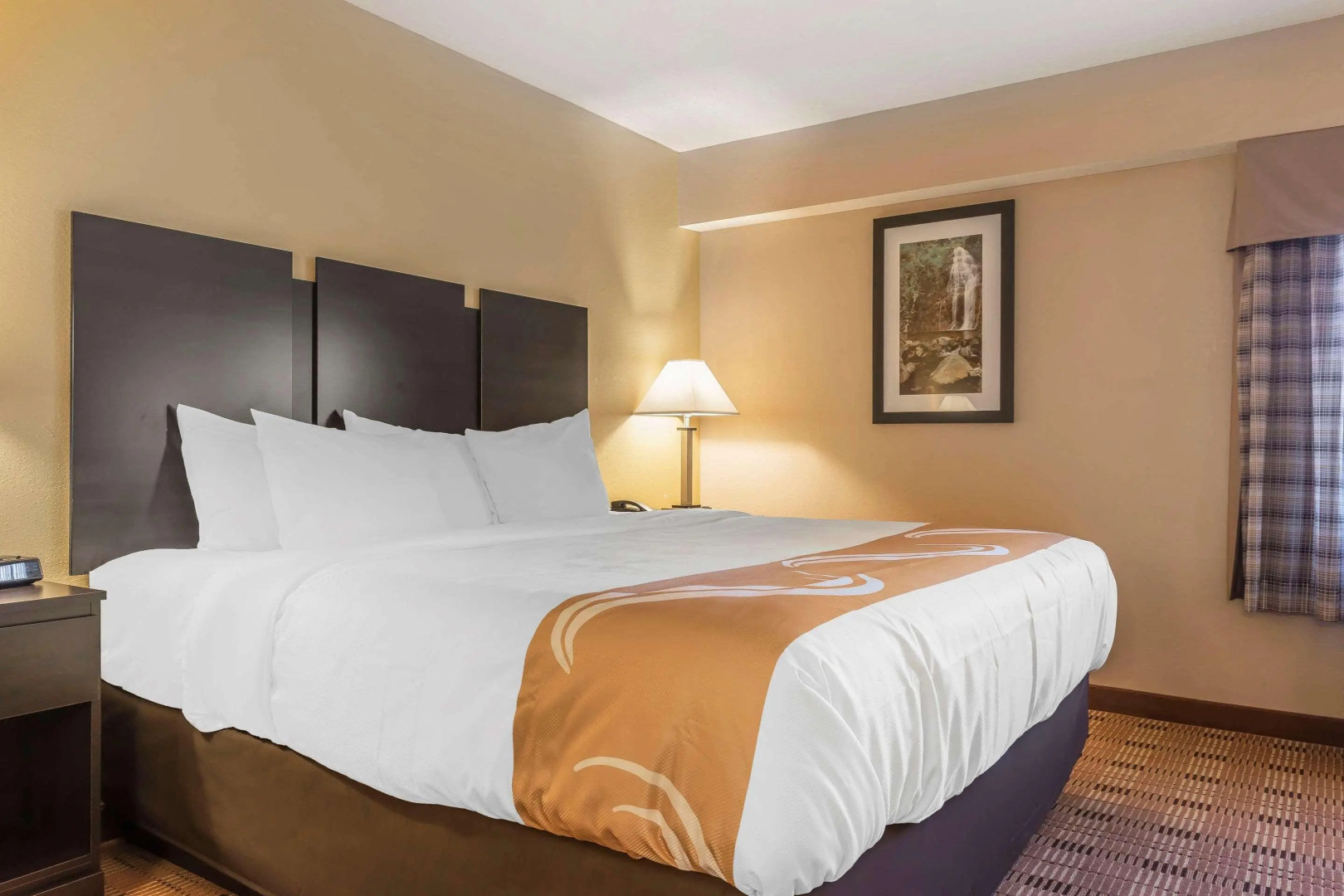 Quality Inn & Suites Pittsburgh Harmarville