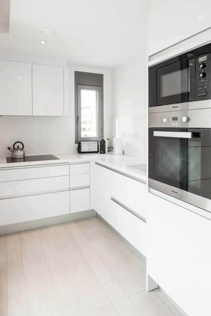 5 Star 3 Bedroom Apartment White Angel