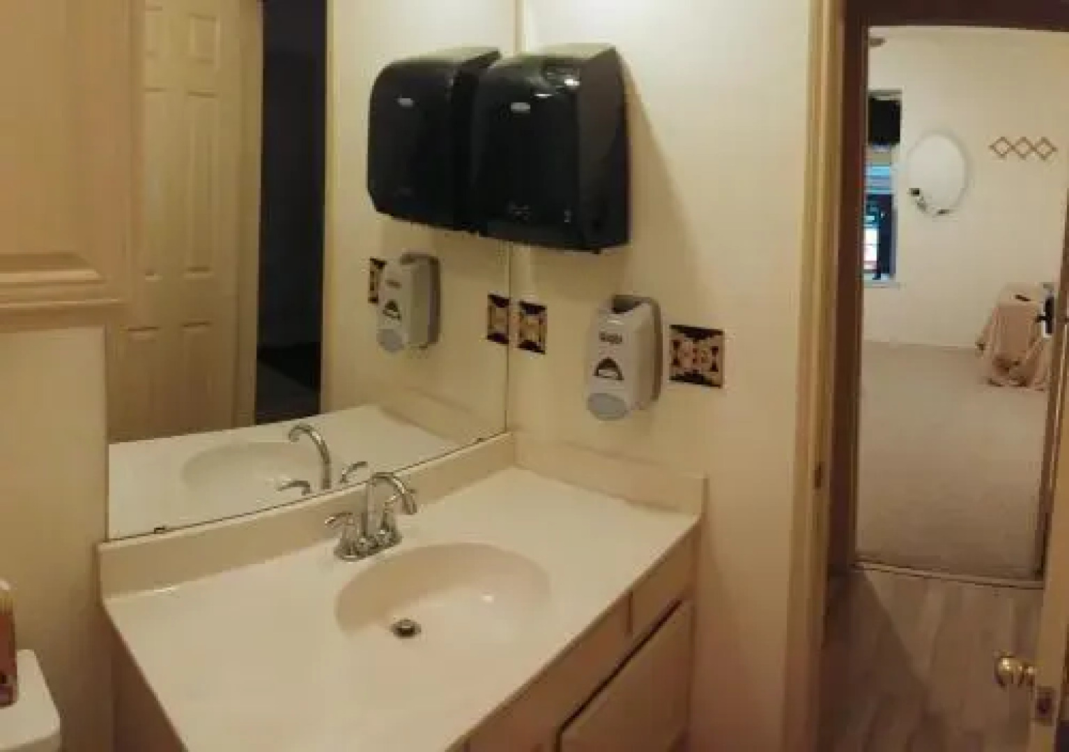 Cheap Private Room In a House