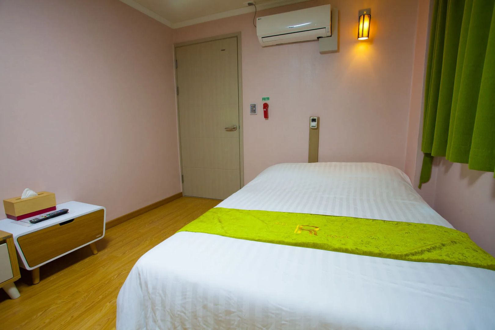 Jeju R Hotel & Guest House - Hostel