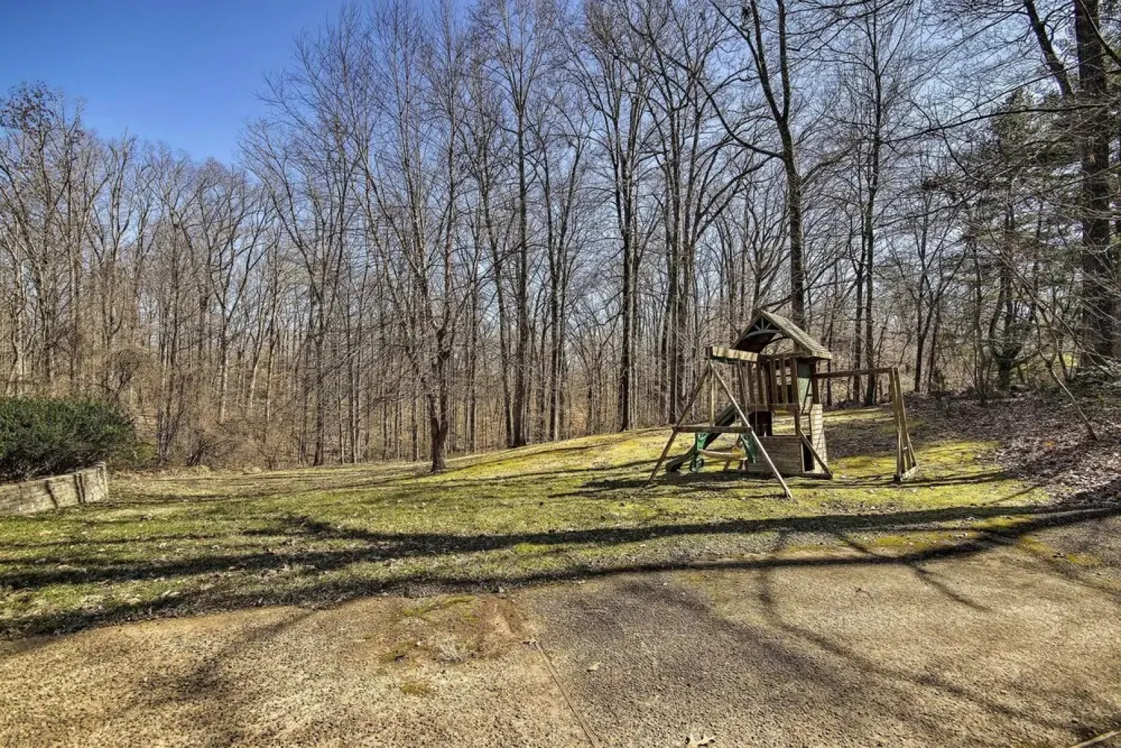 The White Elephant Inn Getaway w/ Pool & Hot Tub!