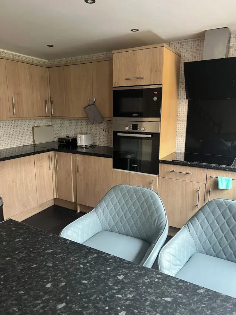 Cozy Basildon Retreat With 3 Bedrooms Free Parking