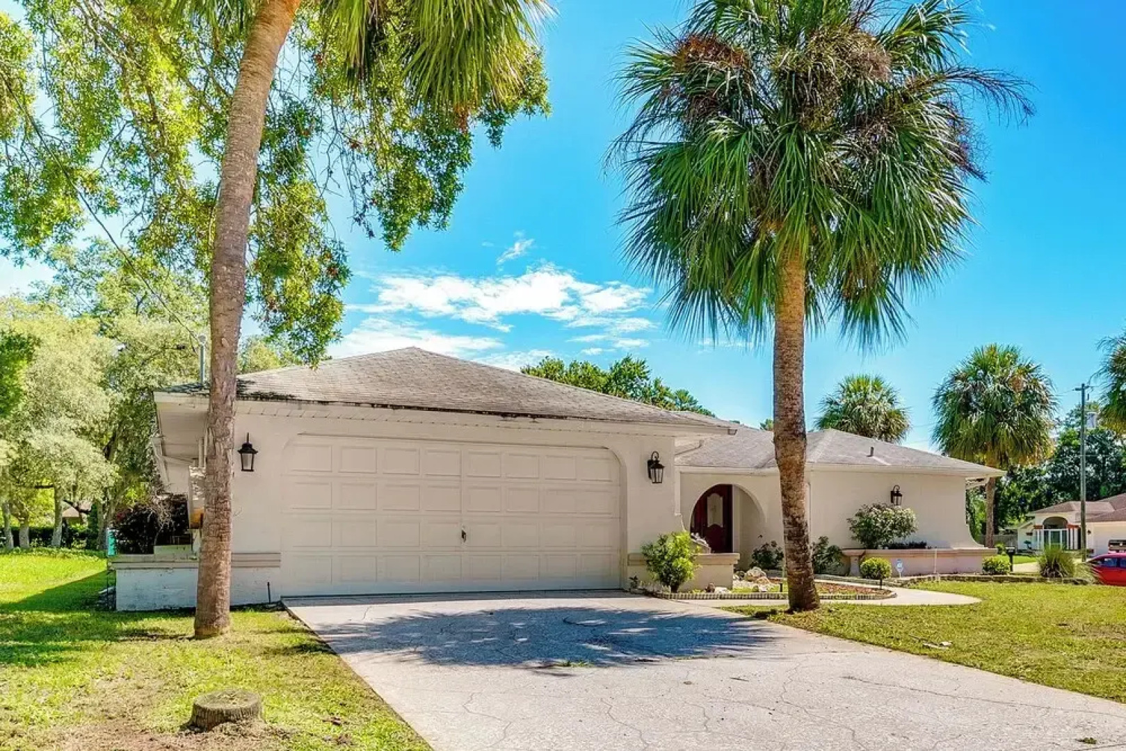 Spring Hill Home: Heated Pool, 9 Mi to Beach!